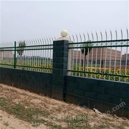 安阳市围墙护栏 小区围墙栅栏 铁护栏 林州工地项目部围墙护栏