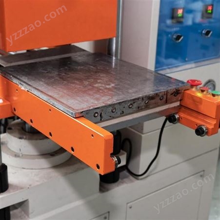 浈颖机械液体软胶热转印机固体橡胶产品制造机25T硅胶商标一体机