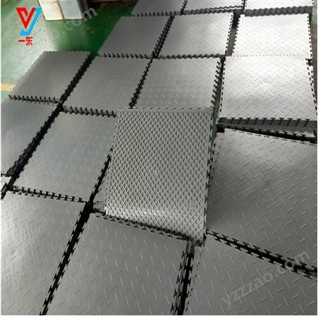 上海一东塑料地板工厂现货环保塑胶PVC地垫锁扣运动场面设施软胶工厂家