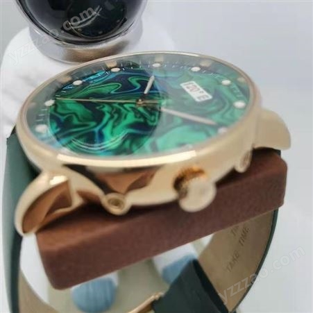 时间之旅 蓝宝石玻璃 手表  典雅时尚  防水 自动对时电波表 电波机芯 绿色 黑色