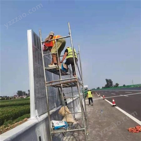 高速路隔音护栏插板式声屏障 镀锌板降噪吸声墙