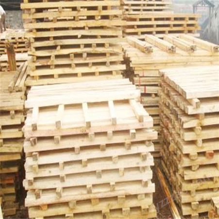 东莞杉木原木房梁建筑撑杆厂家 大量杉木供应 耐用防腐杉木